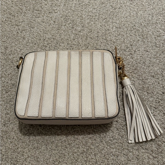 Michael kors camera bag purse **tags still attached** read description - Picture 3 of 6